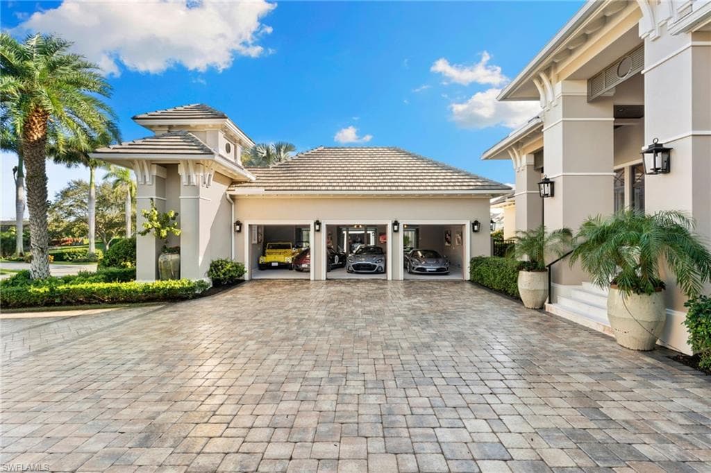 26180 Woodlyn DR, BONITA SPRINGS FL 34134-4