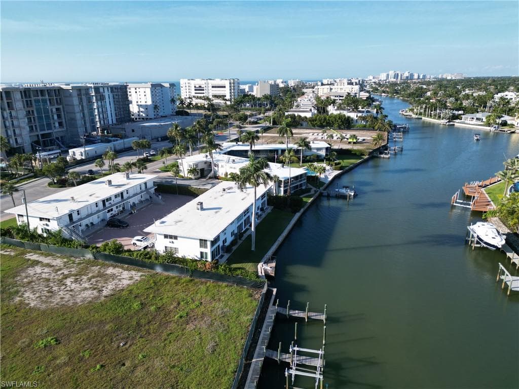 1550 Gulf Shore BLVD N # W4, NAPLES FL 34102-15