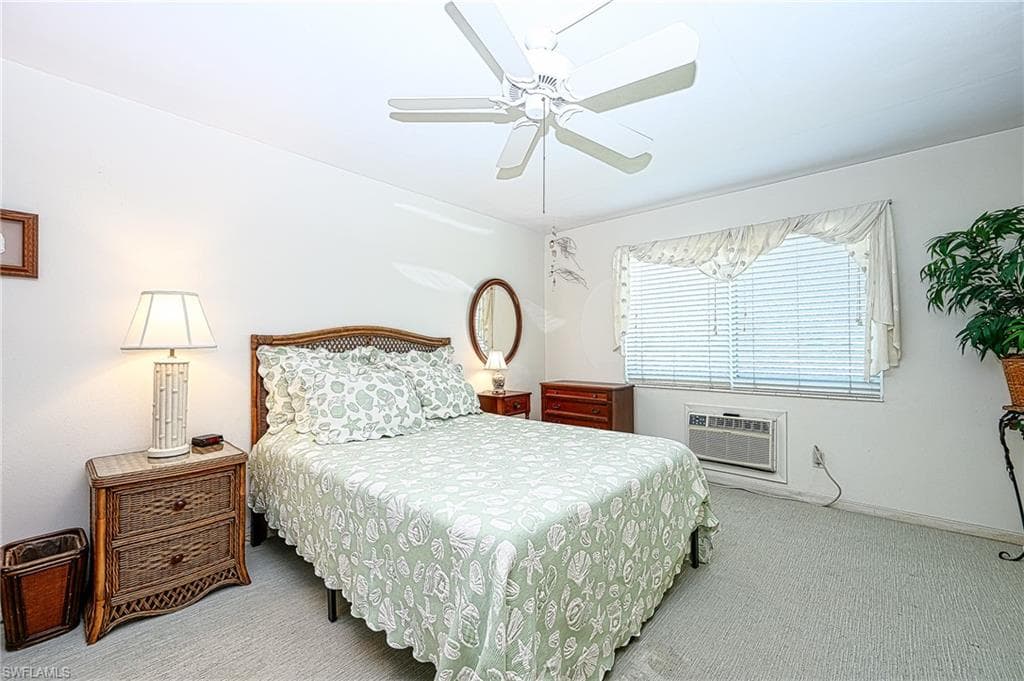 1550 Gulf Shore BLVD N # W4, NAPLES FL 34102-9