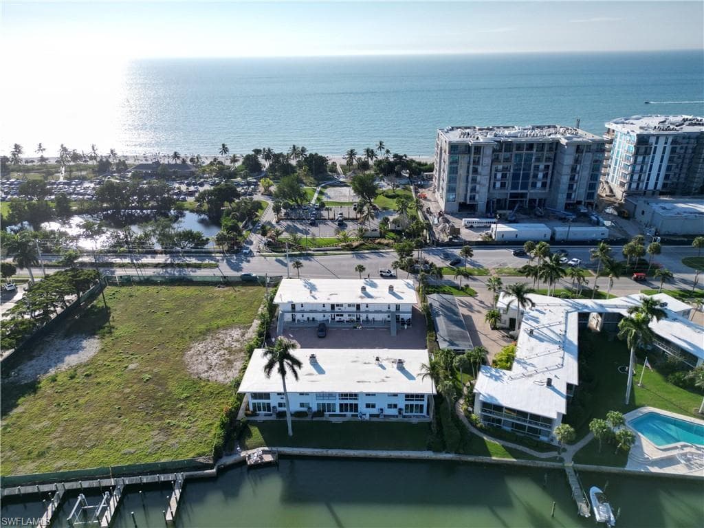 1550 Gulf Shore BLVD N # W4, NAPLES FL 34102-14