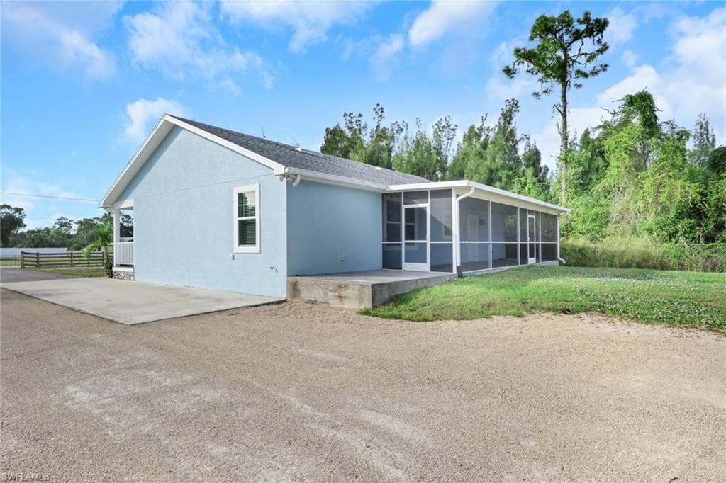 8117 Breeze DR, NORTH FORT MYERS FL 33917-22