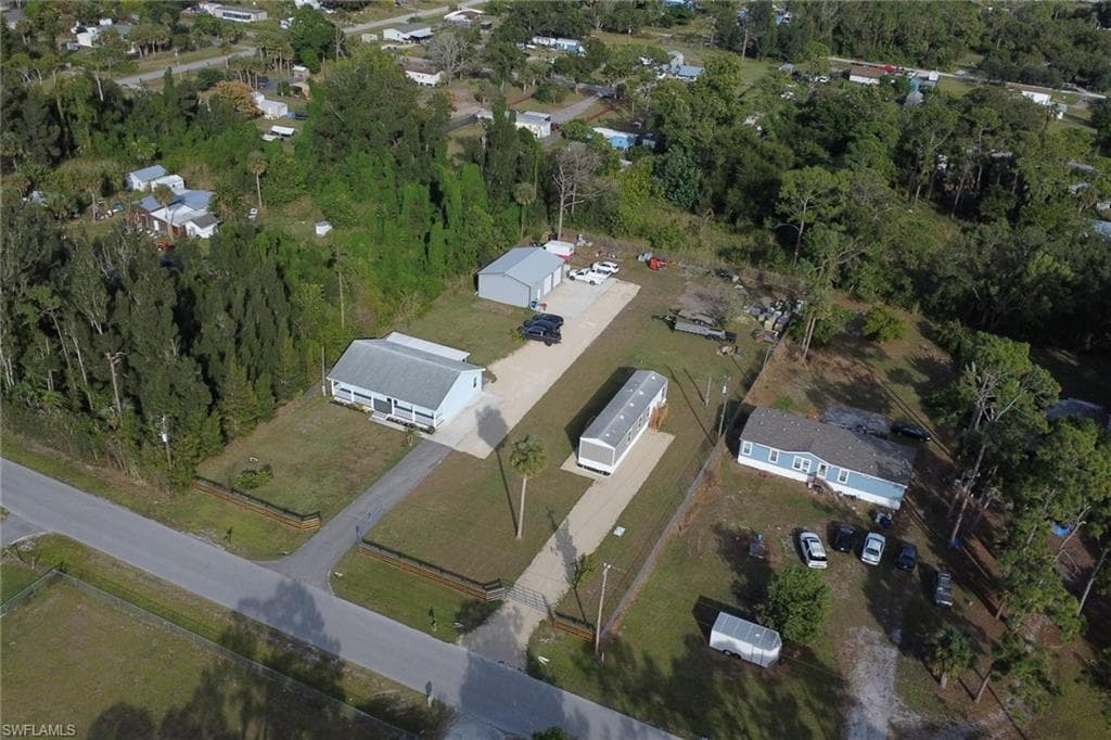 8117 Breeze DR, NORTH FORT MYERS FL 33917-35