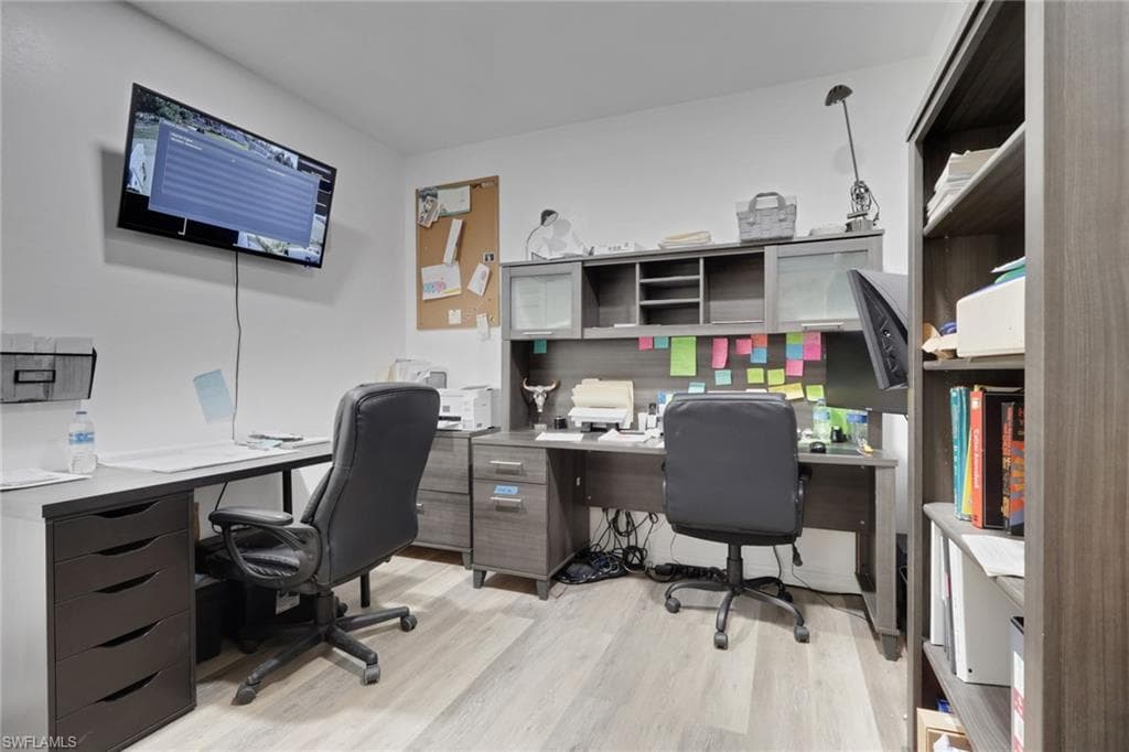 8117 Breeze DR, NORTH FORT MYERS FL 33917-27