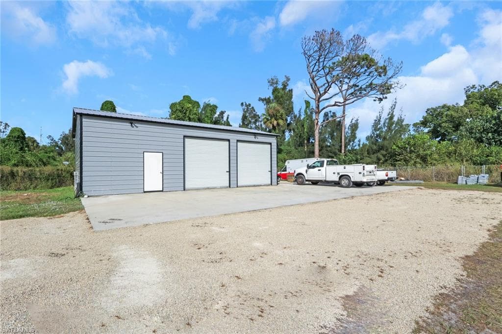 8117 Breeze DR, NORTH FORT MYERS FL 33917-23