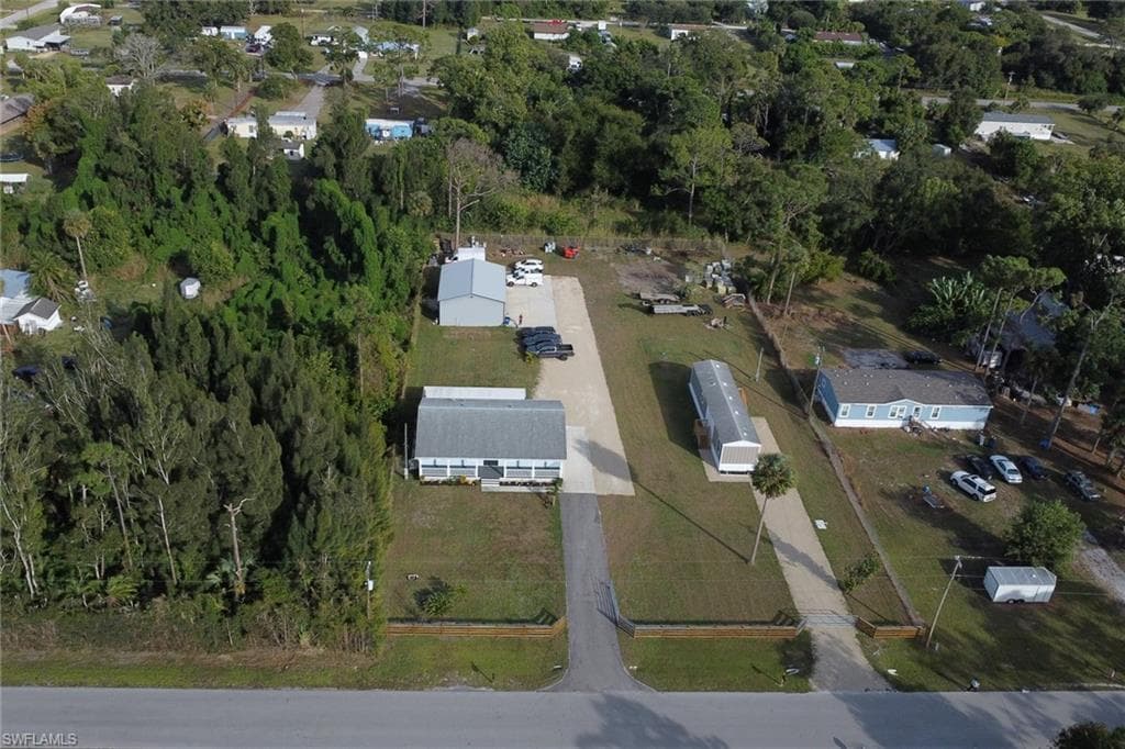 8117 Breeze DR, NORTH FORT MYERS FL 33917-37