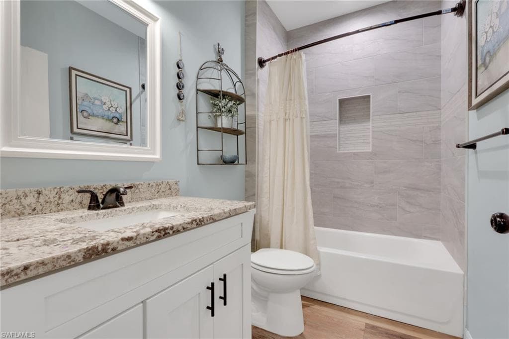 8117 Breeze DR, NORTH FORT MYERS FL 33917-17