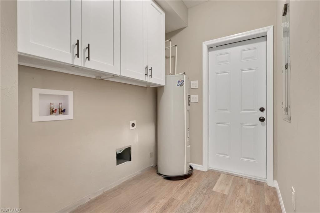 8117 Breeze DR, NORTH FORT MYERS FL 33917-20