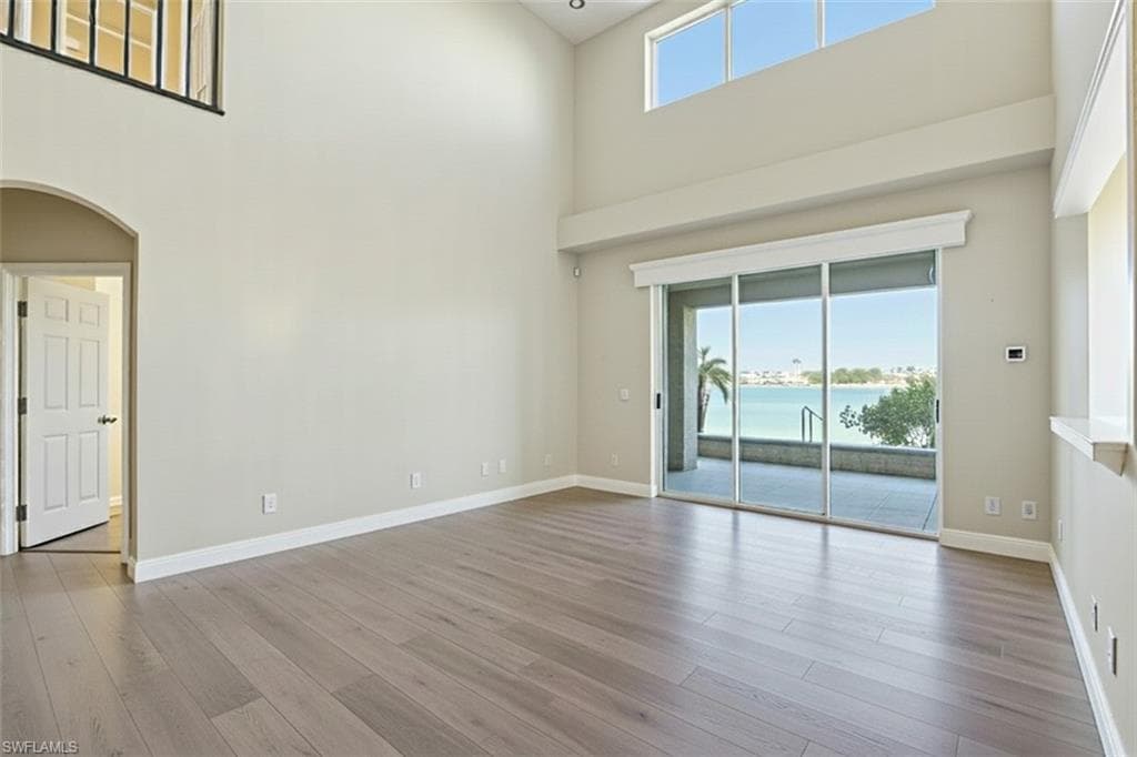 1624 Emerald Cove DR-43