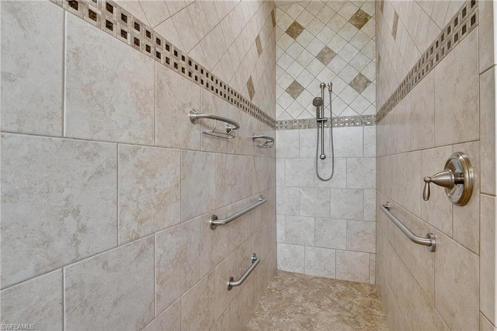 18741 CROSSWIND AVE, NORTH FORT MYERS FL 33917-28