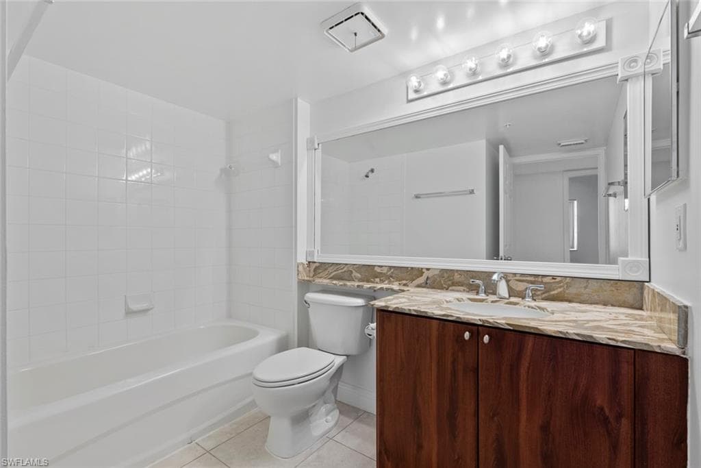 1830 Florida Club CIR # 4202, NAPLES FL 34112-13