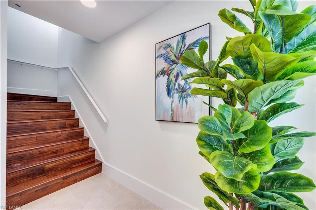 2800 Lakeview DR # 5, NAPLES FL 34112-4