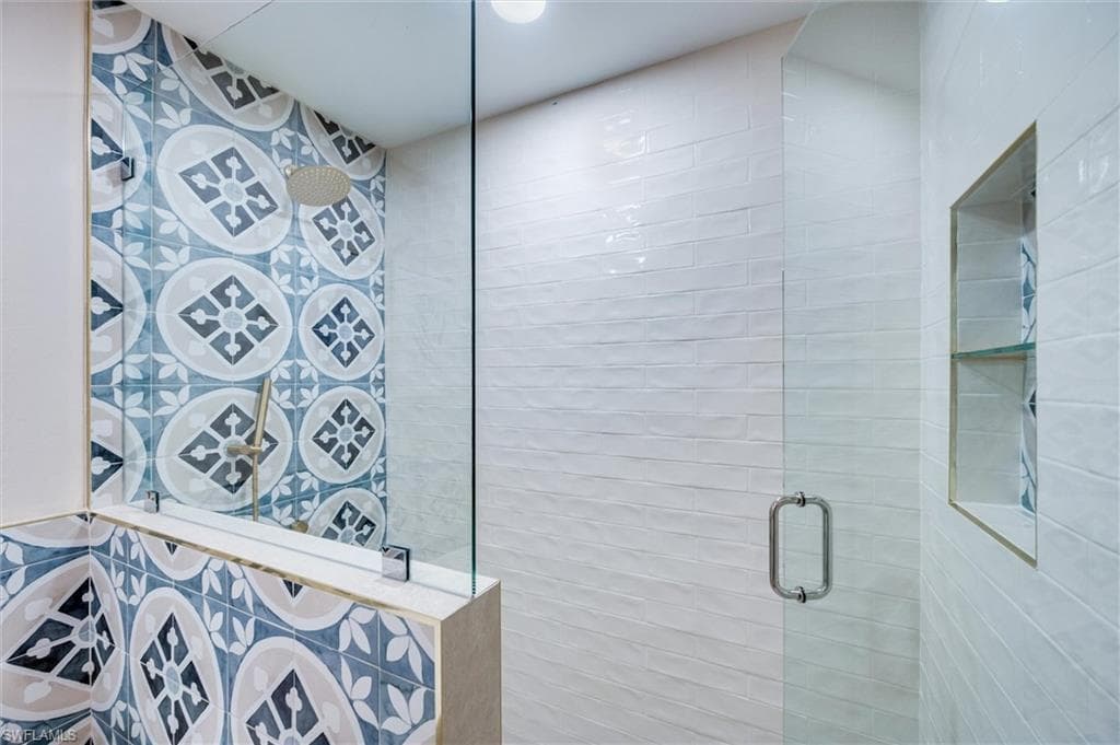 2800 Lakeview DR # 5, NAPLES FL 34112-19