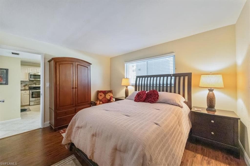 305 Goodlette-Frank RD S # C304, NAPLES FL 34102-16