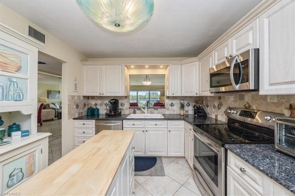 305 Goodlette-Frank RD S # C304, NAPLES FL 34102-11