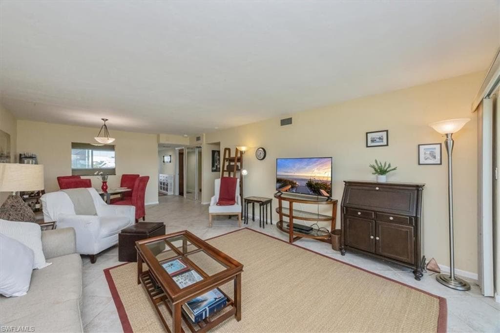 305 Goodlette-Frank RD S # C304, NAPLES FL 34102-6