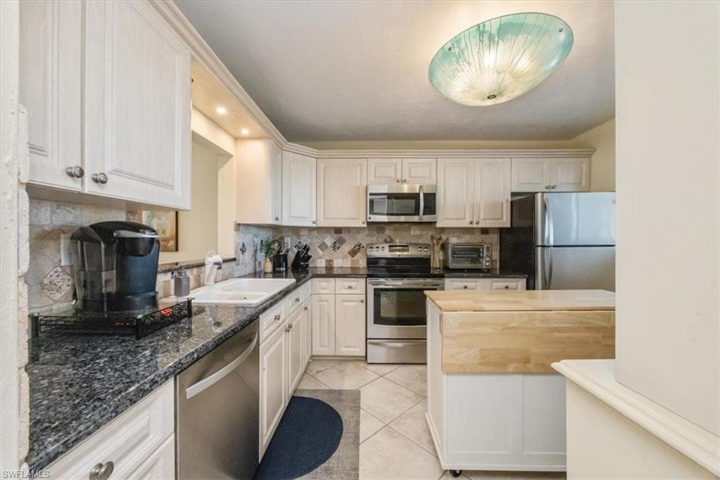 305 Goodlette-Frank RD S # C304, NAPLES FL 34102-9