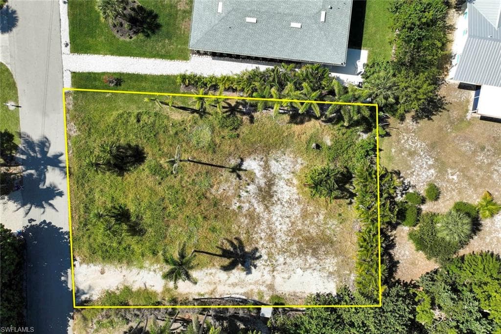 524 Lagoon DR-10