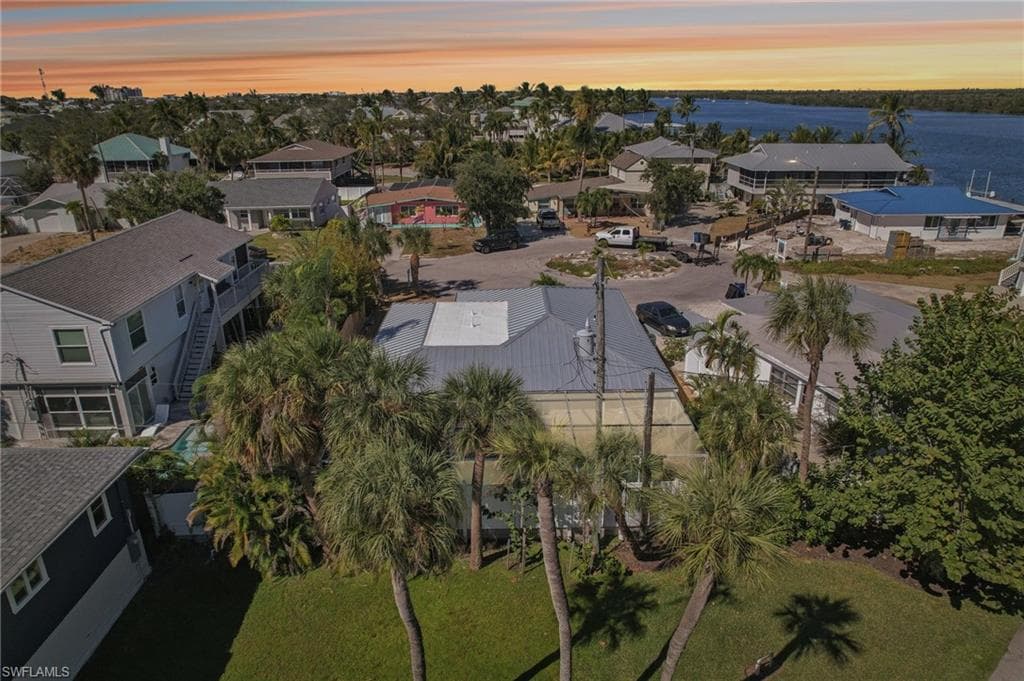 210 Hibiscus DR, FORT MYERS BEACH FL 33931-27