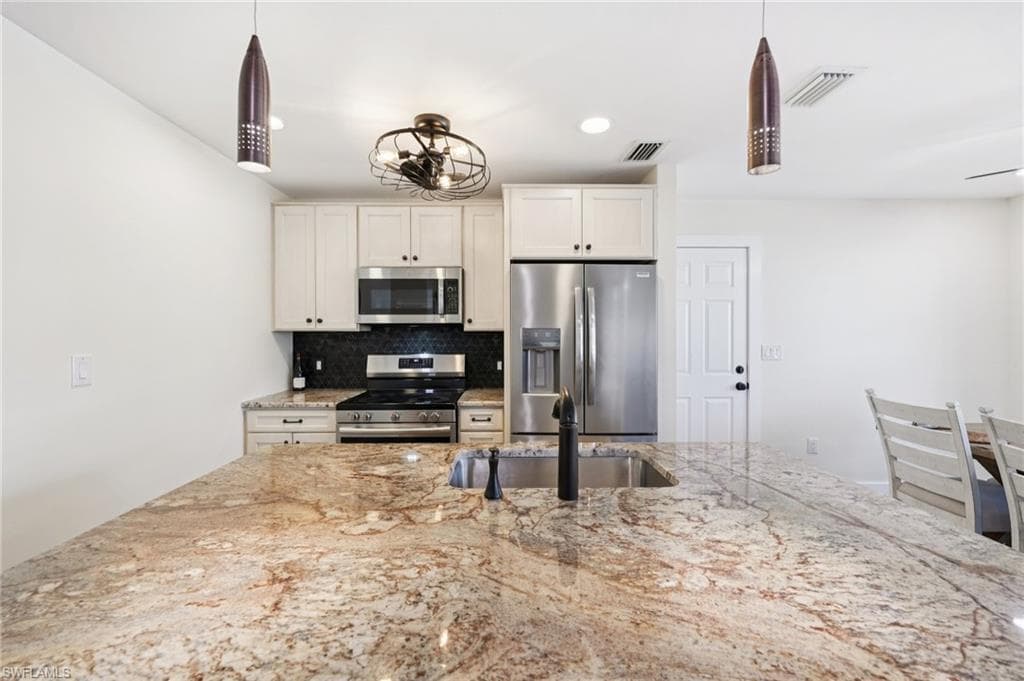 210 Hibiscus DR, FORT MYERS BEACH FL 33931-4