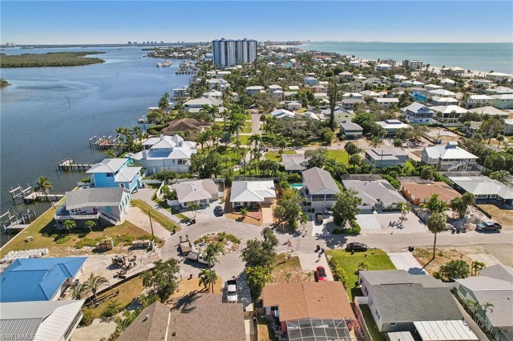 210 Hibiscus DR, FORT MYERS BEACH FL 33931-33