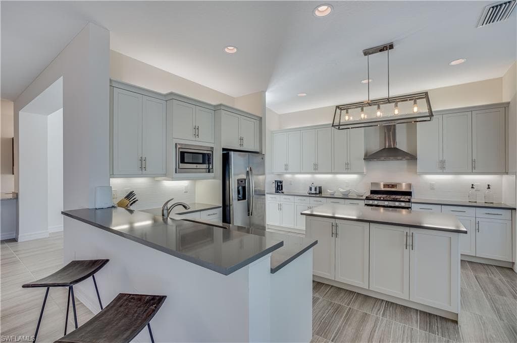 4549 Azalea DR, NAPLES FL 34119-6