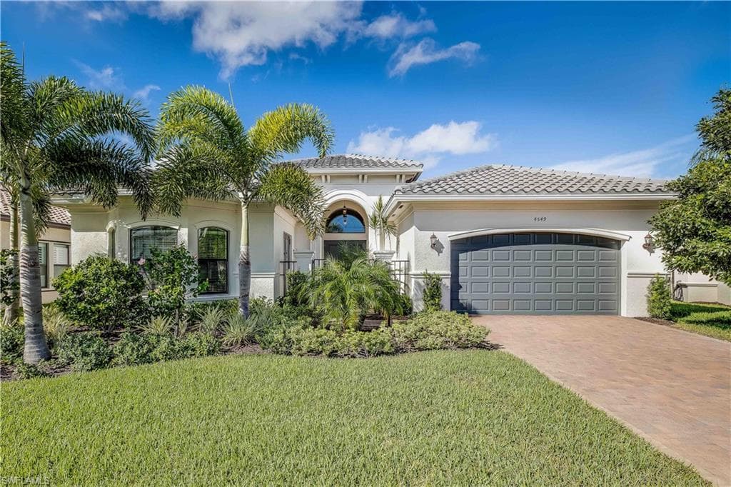 4549 Azalea DR, NAPLES FL 34119-3