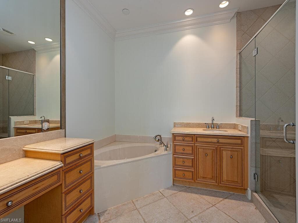 5030 BLAUVELT WAY # 202, NAPLES FL 34105-16