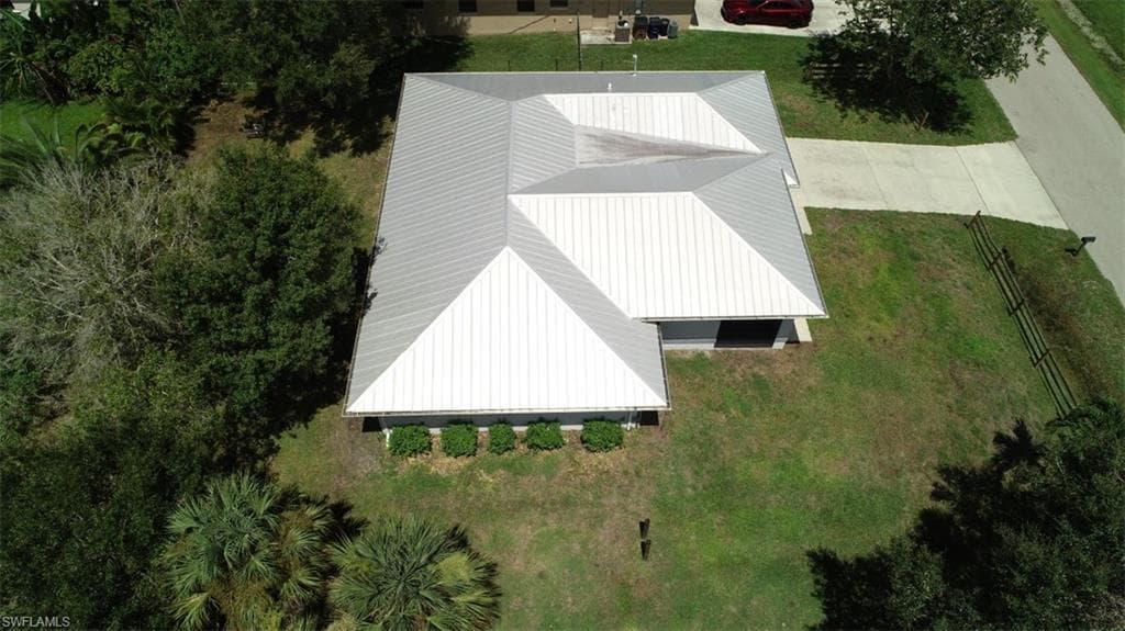 2400 Leavitt RD, ALVA FL 33920-1