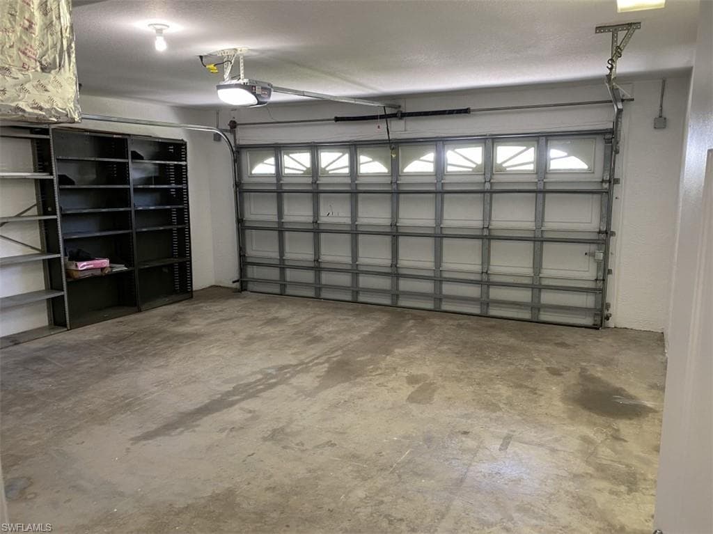 2400 Leavitt RD, ALVA FL 33920-25