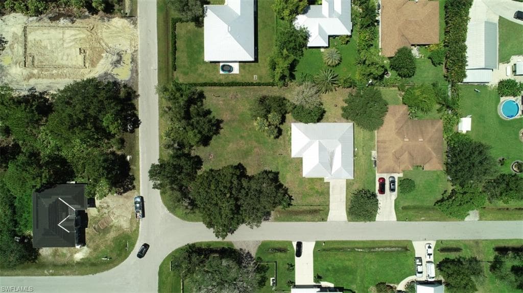 2400 Leavitt RD, ALVA FL 33920-6