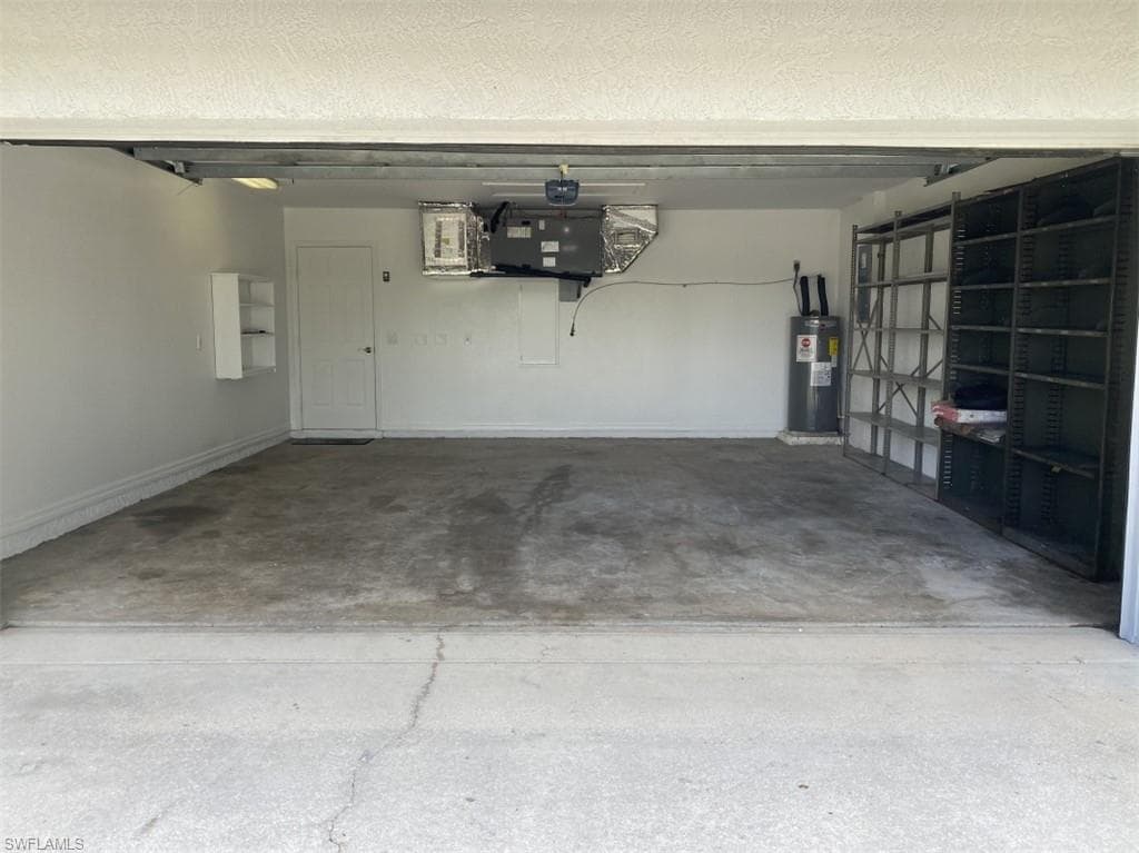 2400 Leavitt RD, ALVA FL 33920-24