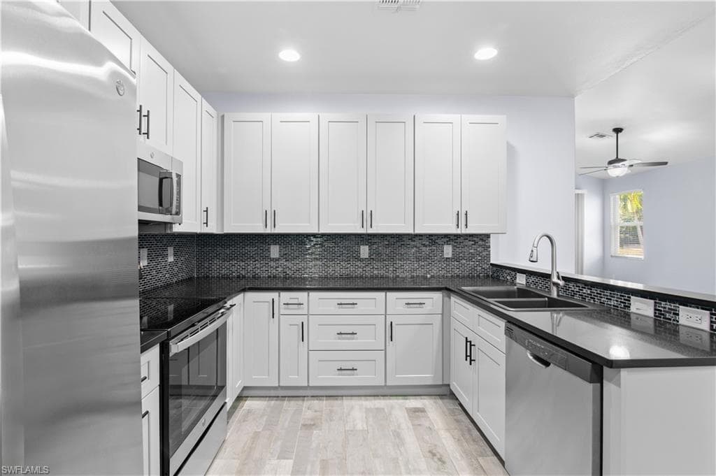 4316 Avian AVE, FORT MYERS FL 33916-1