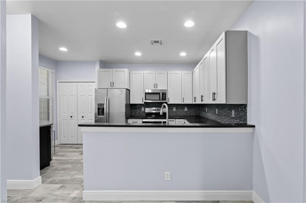 4316 Avian AVE, FORT MYERS FL 33916-3