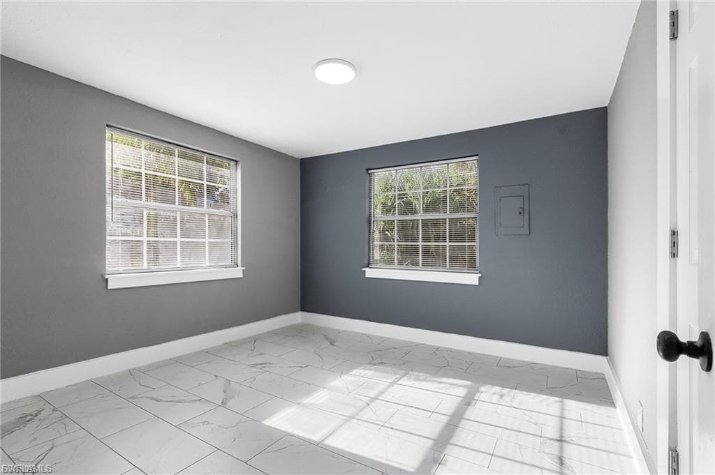 4472 E Riverside DR, FORT MYERS FL 33905-9