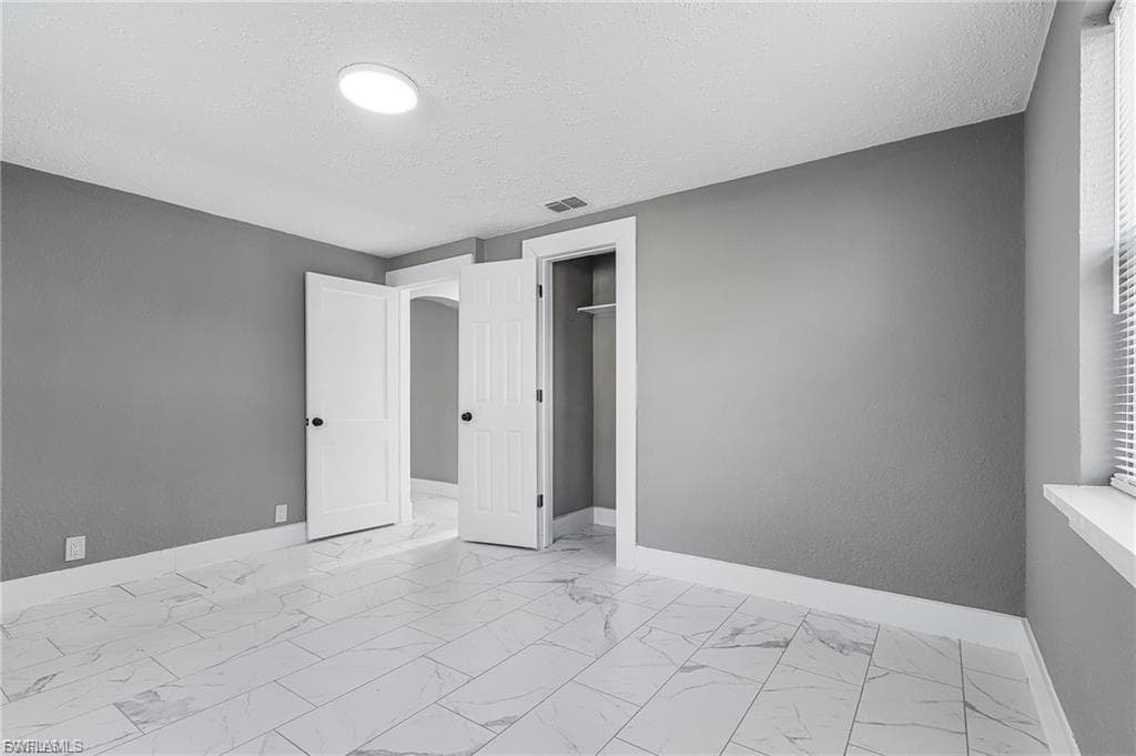 4472 E Riverside DR, FORT MYERS FL 33905-7