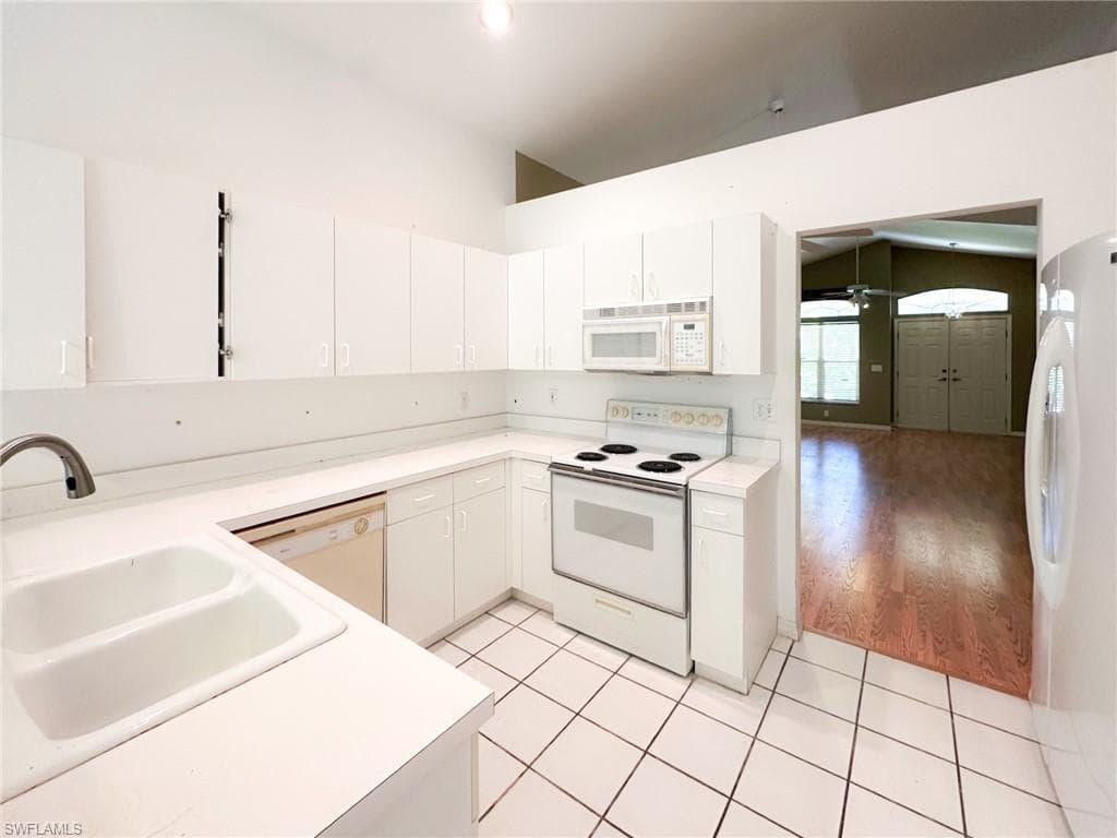 13609 Admiral CT, FORT MYERS FL 33912-8