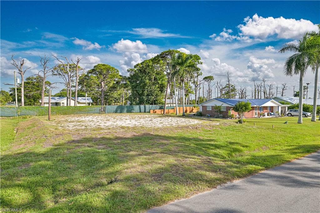 7144 Vassar DR, FORT MYERS FL 33908-2