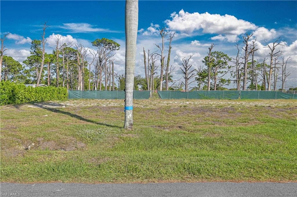 7168 Vassar DR, FORT MYERS FL 33908-2