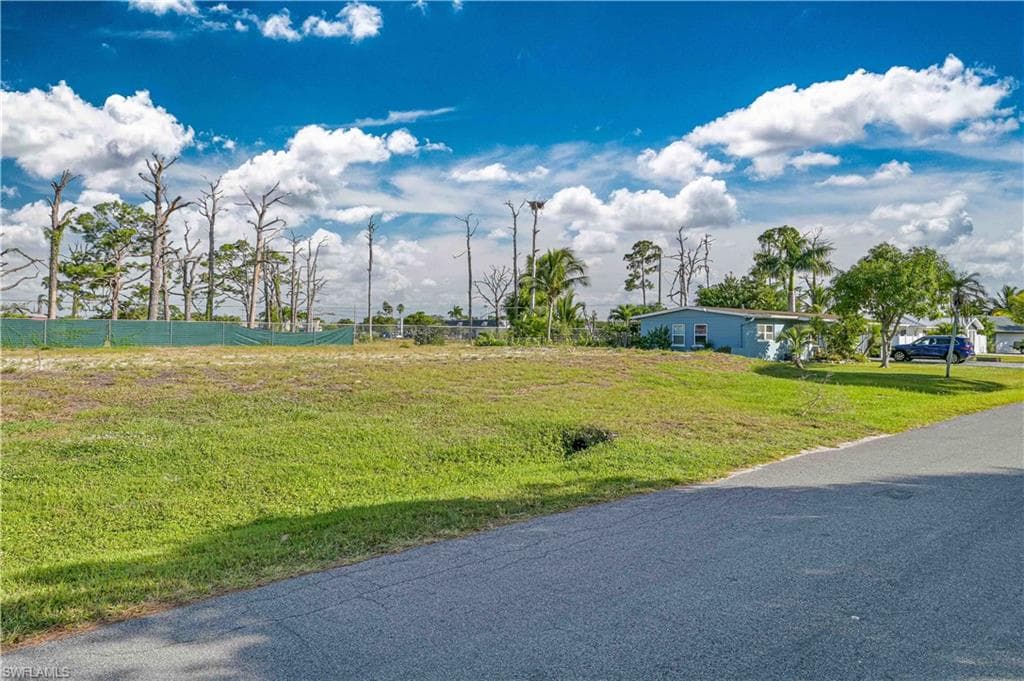 7176 Vassar DR, FORT MYERS FL 33908-1