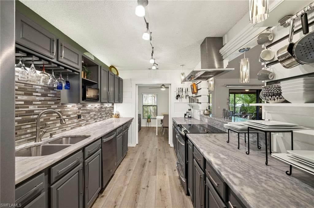 13252 Tall Pine CIR, FORT MYERS FL 33907-9