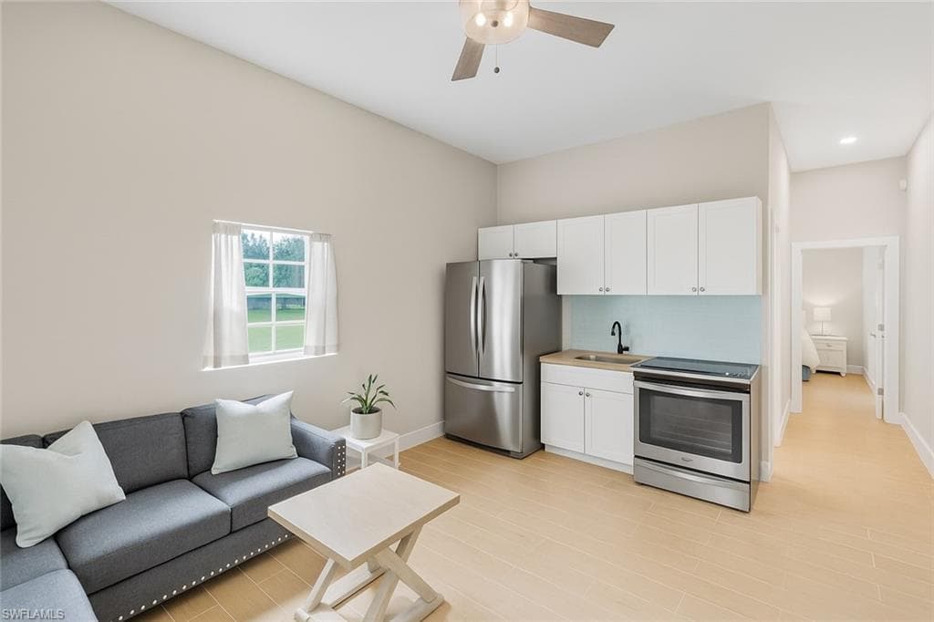 1960 Moulder DR, NAPLES FL 34120-23