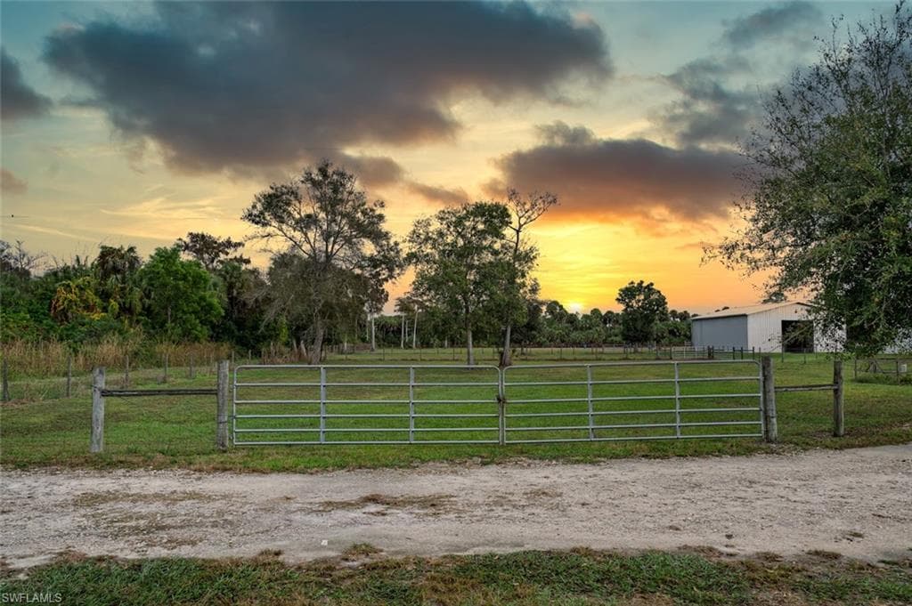 1960 Moulder DR, NAPLES FL 34120-32