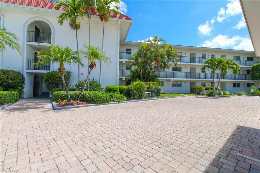 41 High Point CIR S 303-1