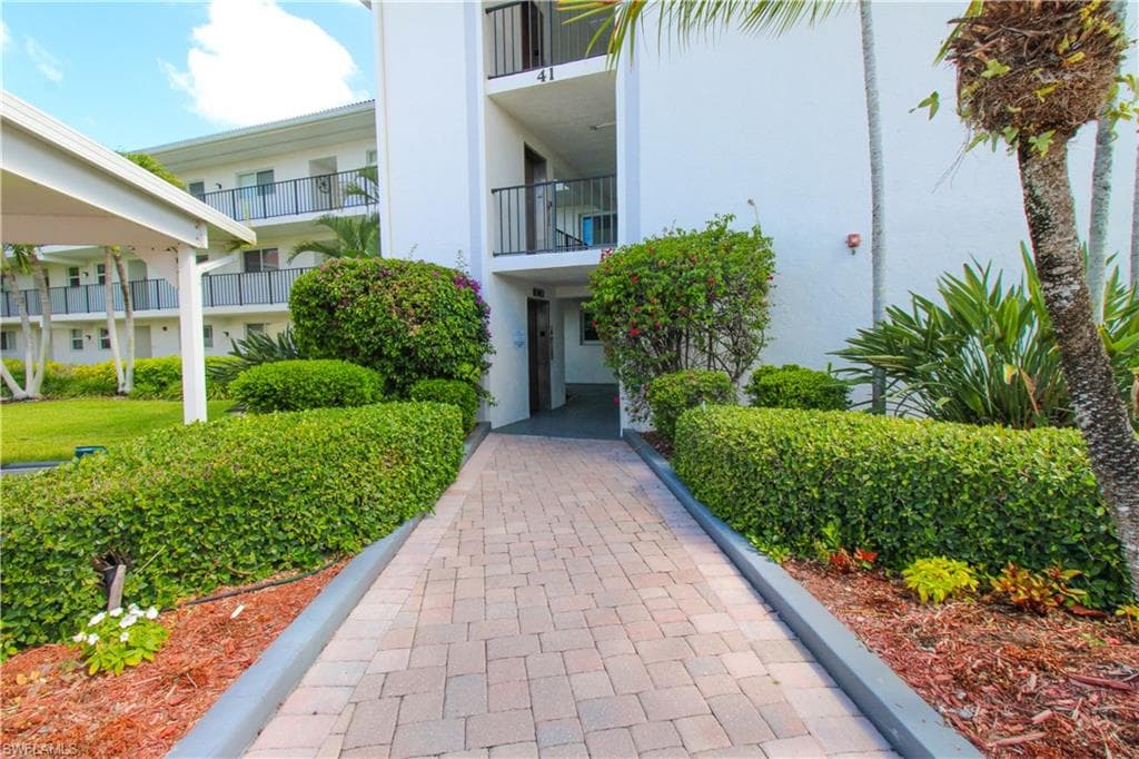 41 High Point CIR S 303-2