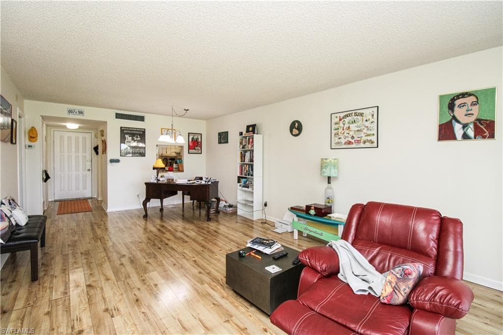 41 High Point CIR S 303-14