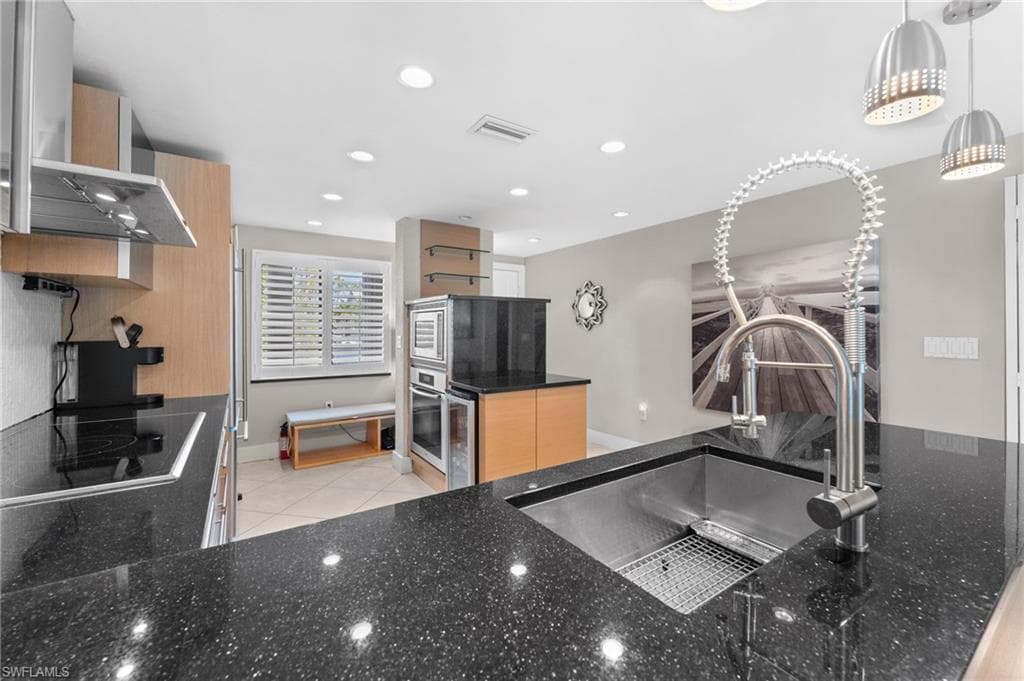 3001 Sandpiper Bay CIR # B103, NAPLES FL 34112-1