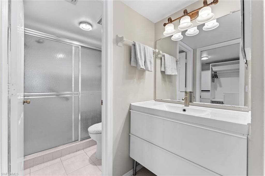 3001 Sandpiper Bay CIR # B103, NAPLES FL 34112-15