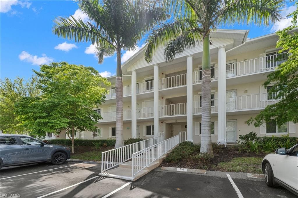 3001 Sandpiper Bay CIR # B103, NAPLES FL 34112-31