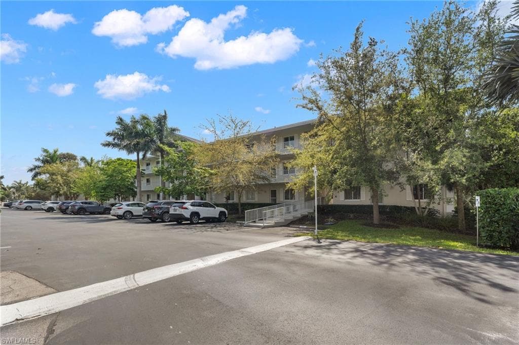 3001 Sandpiper Bay CIR # B103, NAPLES FL 34112-33