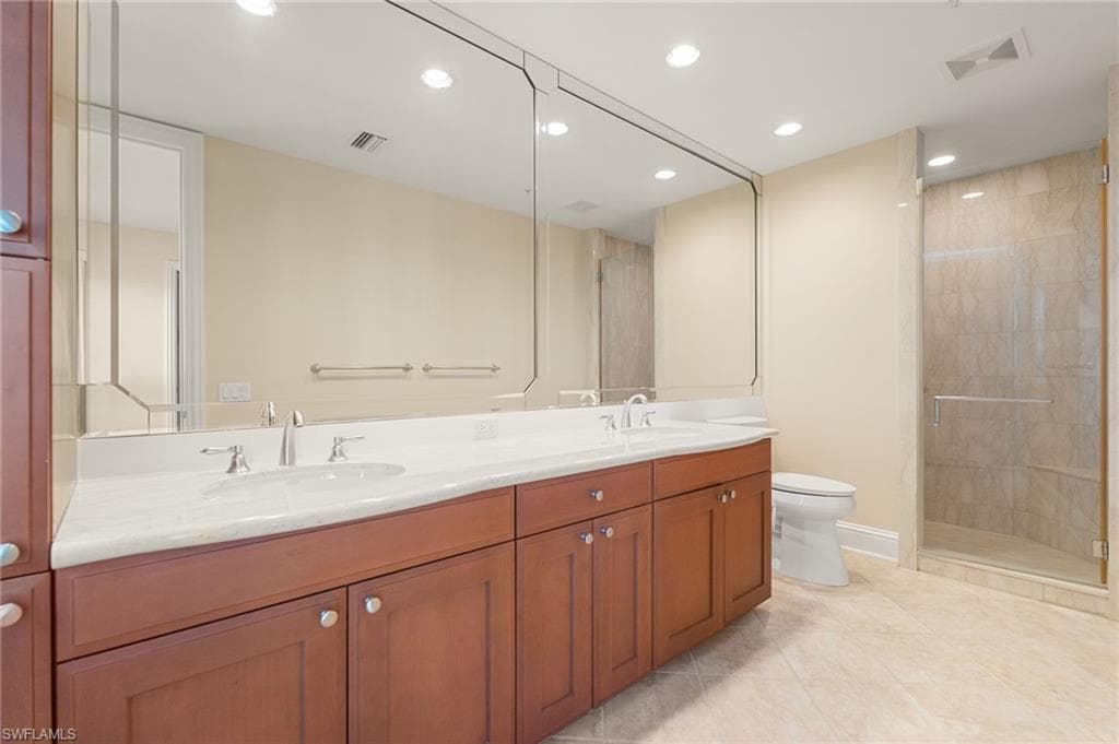 81 Seagate DR # 1103, NAPLES FL 34103-11